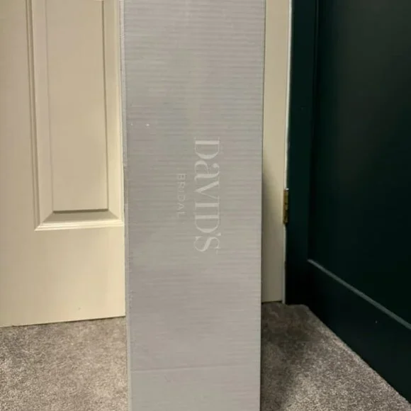 Galina Signature Ivory Wedding Dress Size 18 - Picture 6 of 7